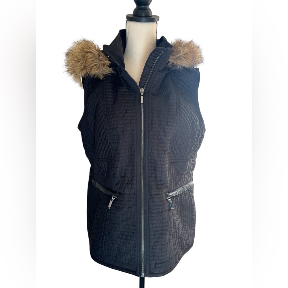 Coldwater Creek Black Quilted Vest with Faux Fur Hood Size M (10-12) - Picture 2 of 8